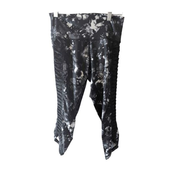 LULULEMON ATHLETICA Sunshine Salutation Crop (Full On Luxtreme) Size 6 - Picture 8 of 10